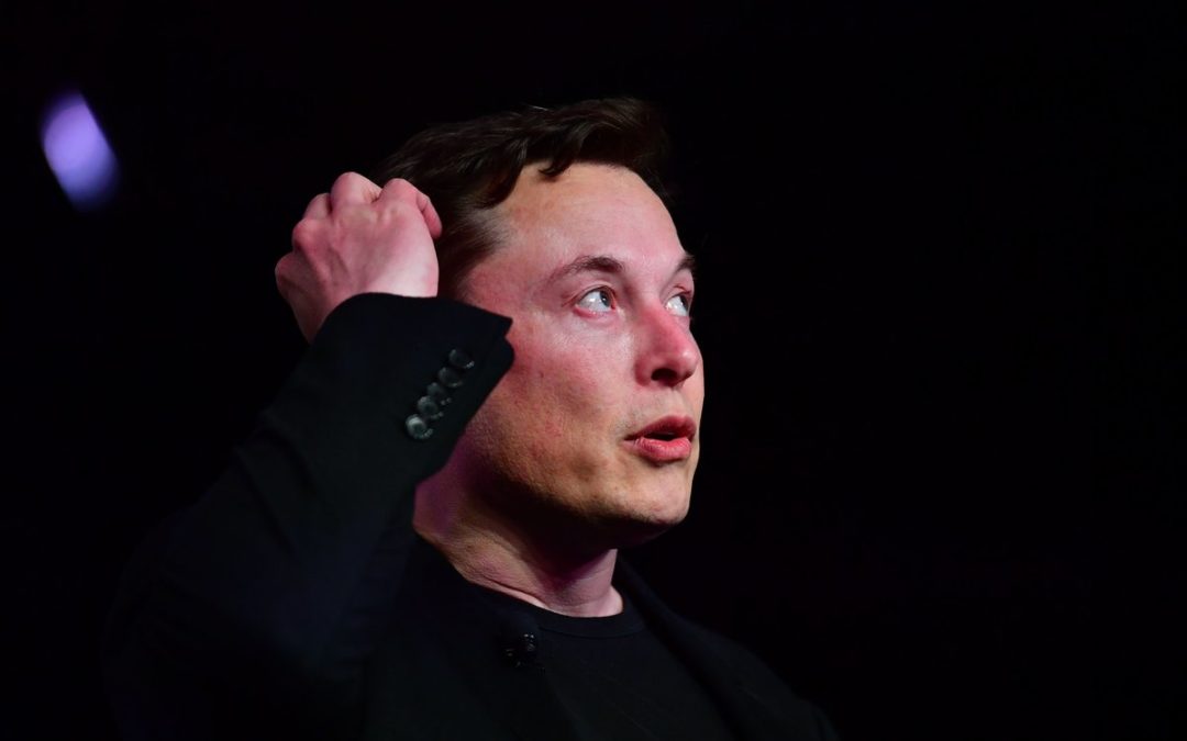 Musk asegura tener listo un microchip que fusiona el ser humano a un ordenador